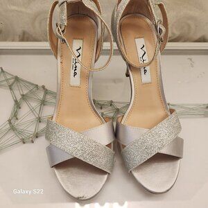 Nina Silver Heeled Sandals. NWOT. Size 6. Leather Sole